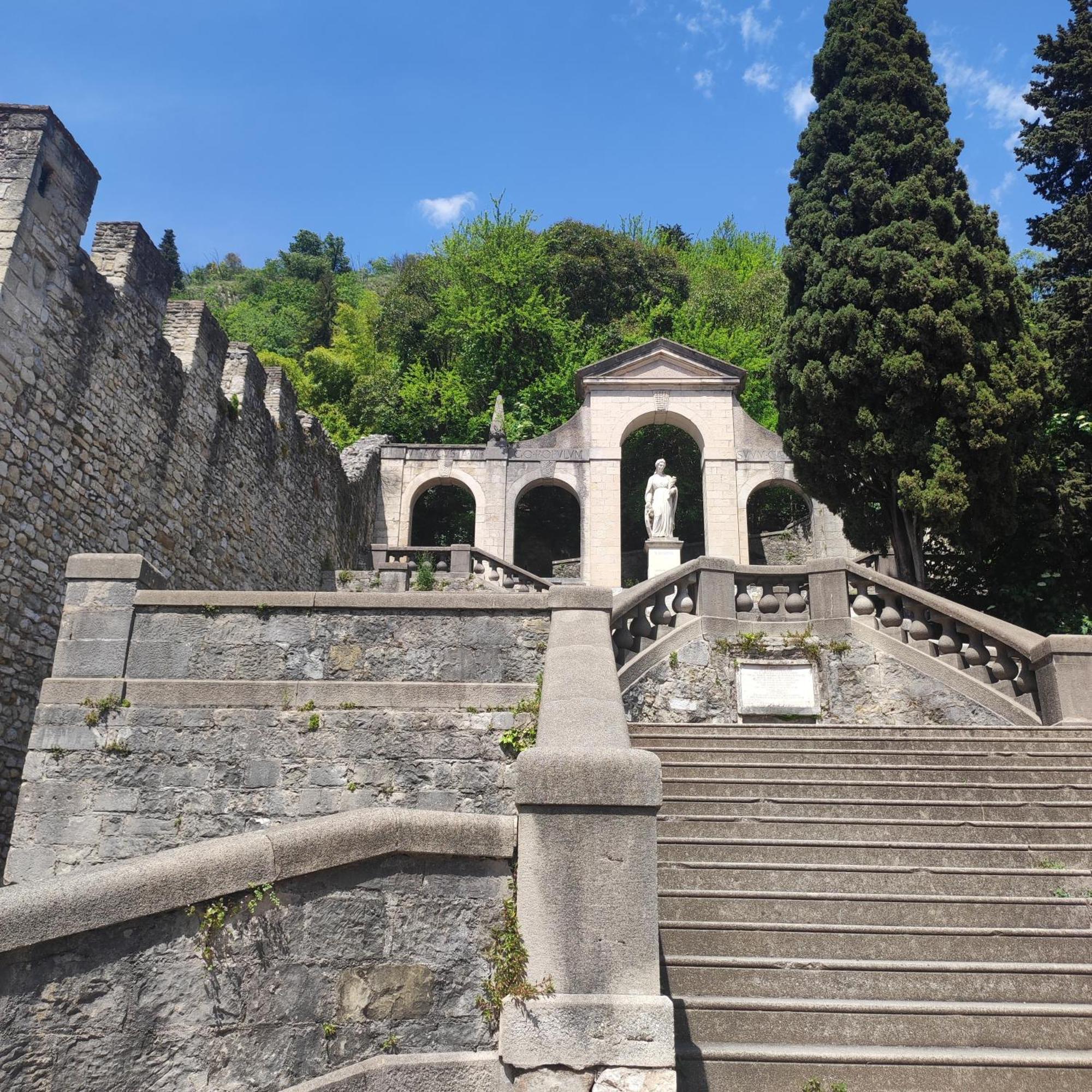 Torre Ca Emo, La Mansarda Di Serravalle Vittorio Veneto Exterior foto